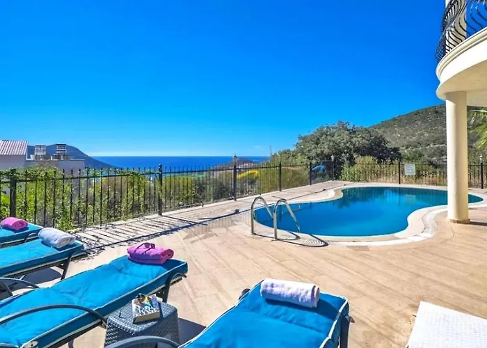 3 Bedroom Seaview With Private Pool